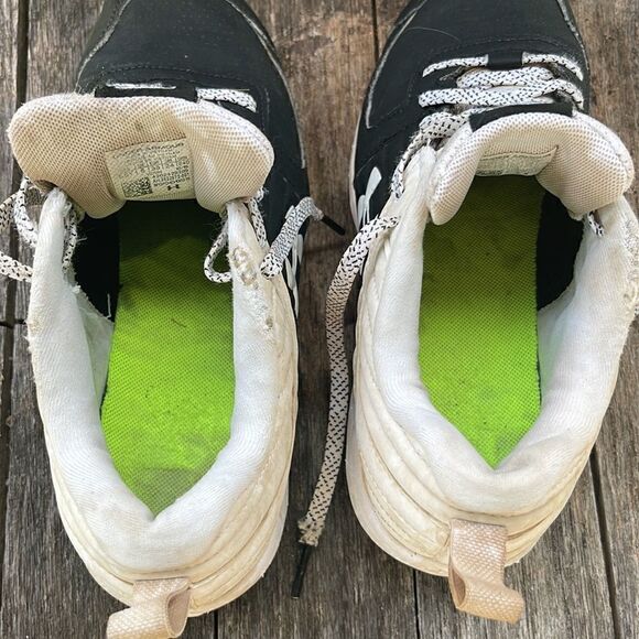 Under Armour baseball cleats.  Size youth 5.5.  Worn one season. - Picture 8 of 10